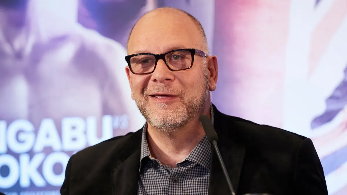 DiBella: Joshua bije się z chłopakiem z bramki