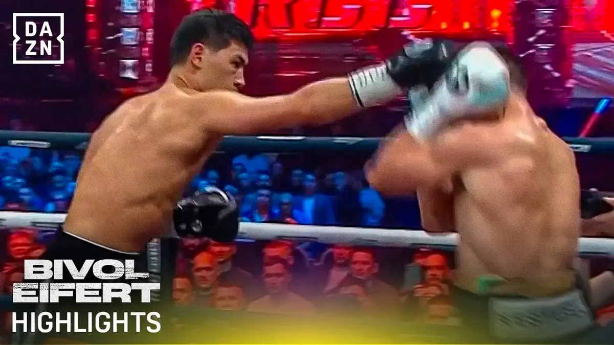 Wideo: Dmitrij Biwoł obroił pasy WBA/IBF/WBO