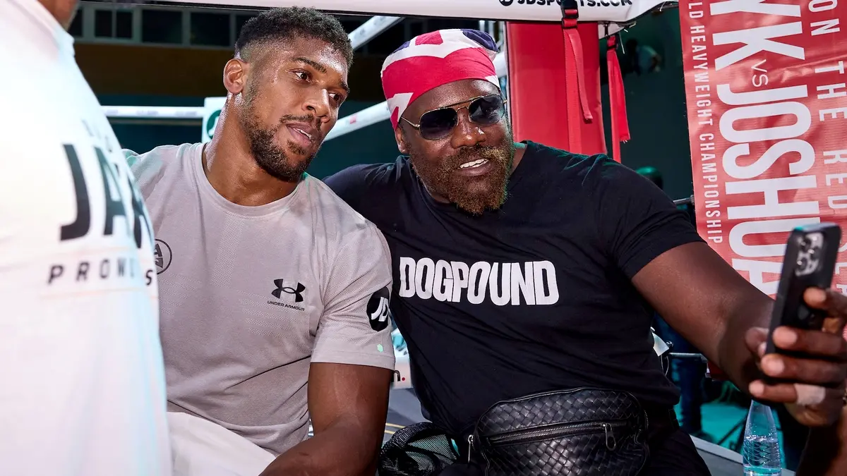Chisora: Joshua znokautuje Fury'ego w 8. rundzie